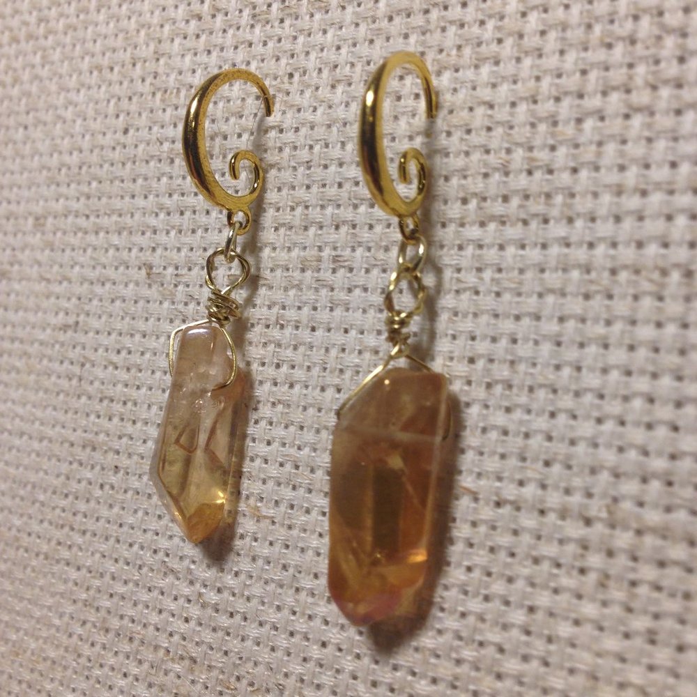 *FREE add-on.Iridescent Peach Quartz Swirly Earrings